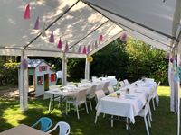 Tent van 4 meter met 2 rijen tafels