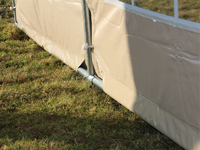 Professionele 4x6 pvc feesttent met onderaan zijwanden sleuf voor grondframe