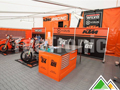 Oprolbare pvc vloer gebruikt door Steve Turner Racing