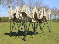 Frame half open met dakzeil in kleur zand