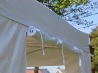 Zijwand met oprolbare deur