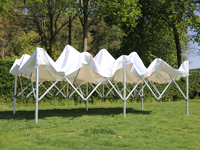 Dakzeil op het harmonica-frame