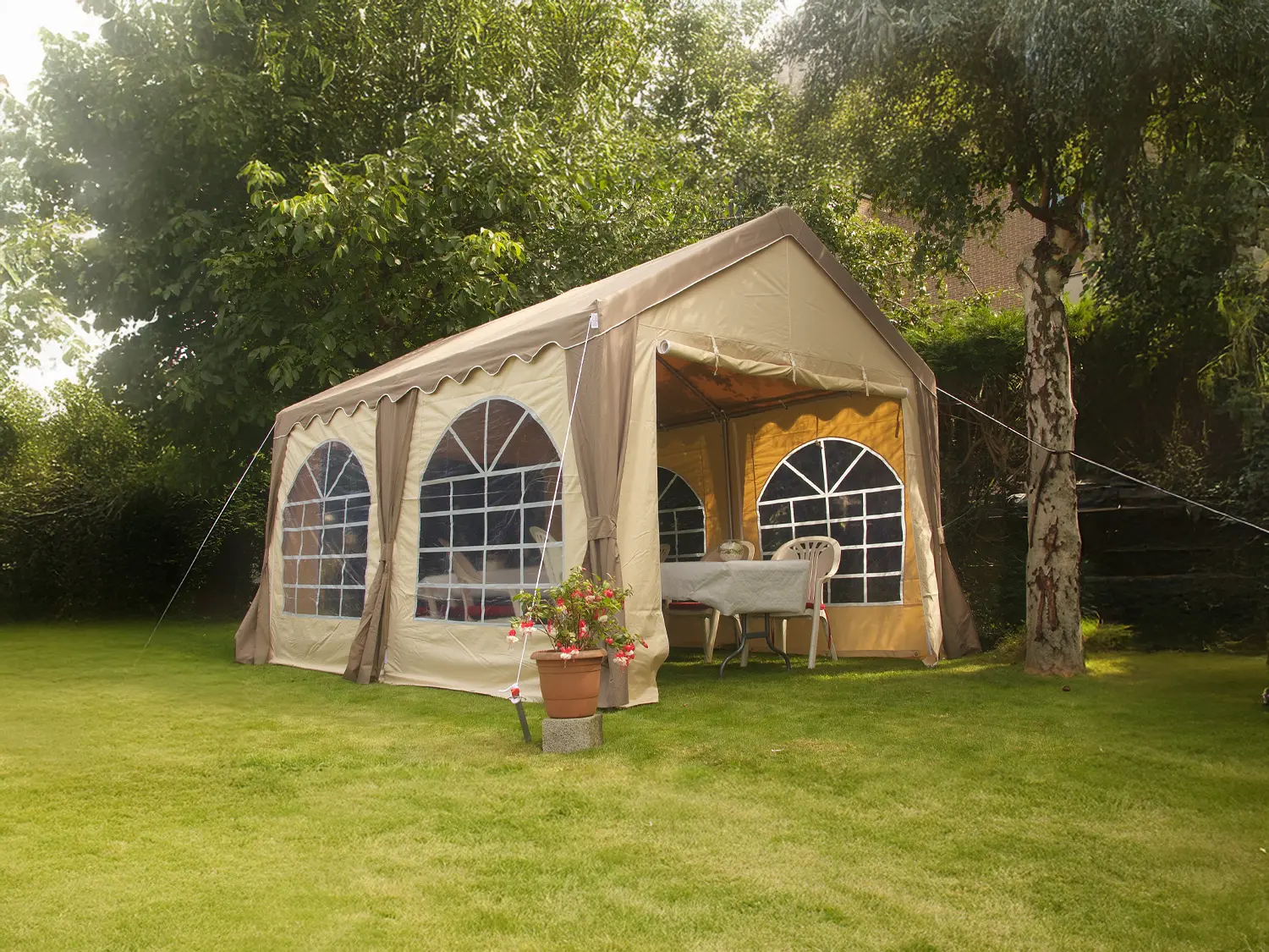 Gazebo of paviljoentent of prieel