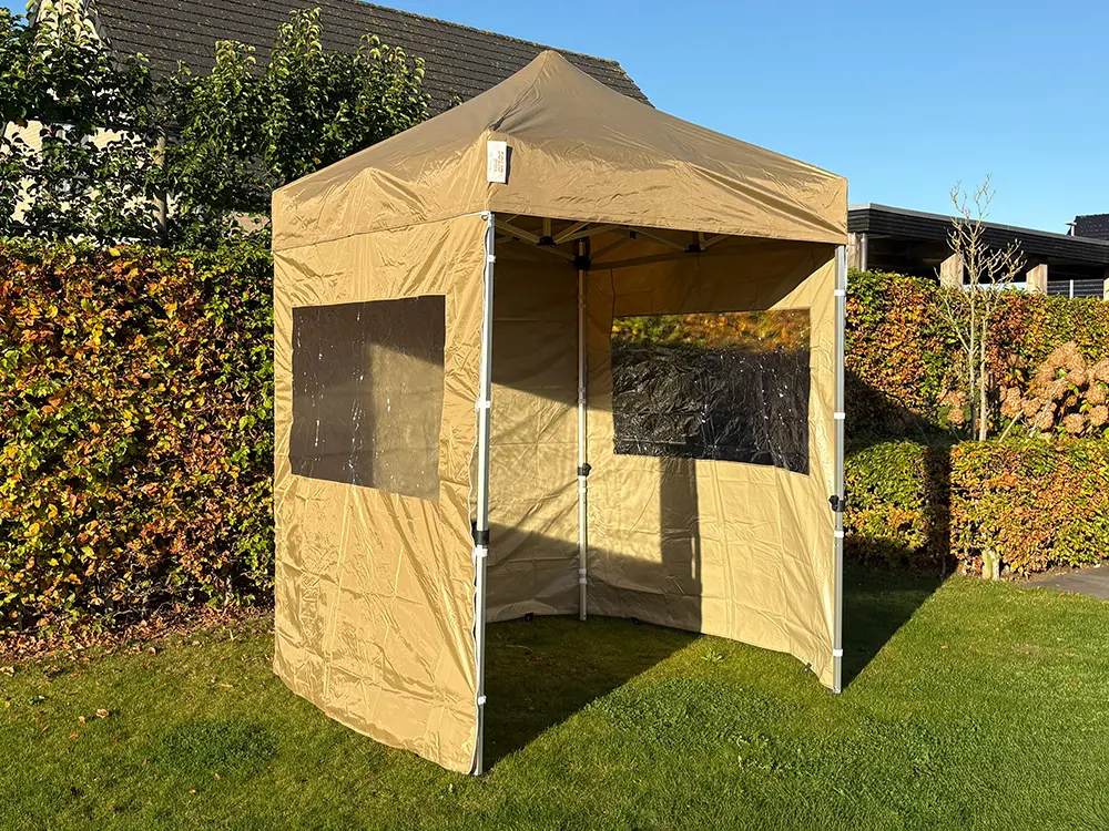 Kleine tent met zijwanden 2x2