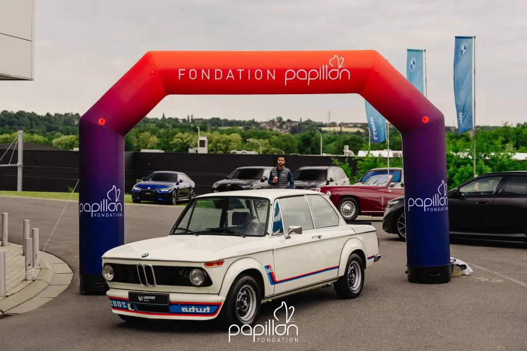 Aankomstboog voor Fondation Papillon