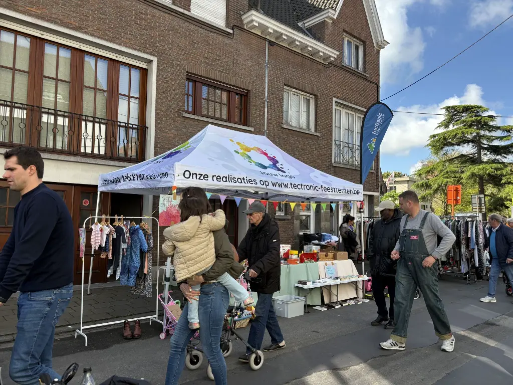 Combineer je vlag met andere promotools voor extra aandacht.