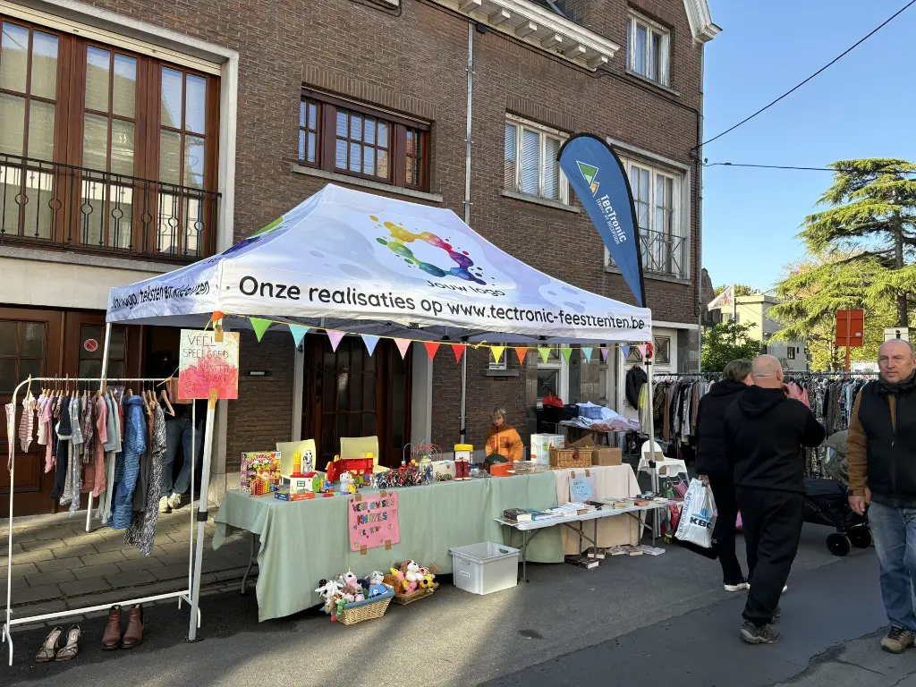 Gebruik de beachflag als extra blikvanger voor je marktstand