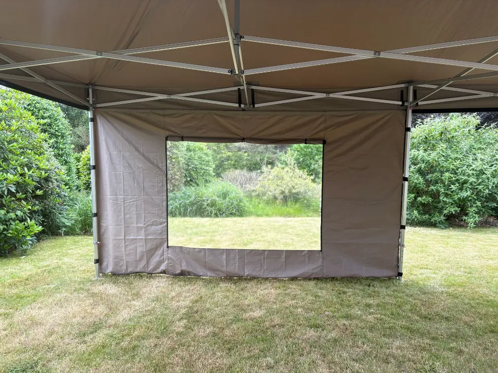 Zijwand 4 m met raam (kan verduisterd worden)
