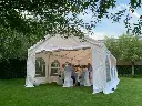 Sfeervolle partytent pvc pro met tochflappen onderaan de zijwanden