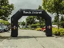 Zwarte toegangsboog voor Rock Petrol